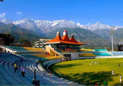 Amritsar to Dharamshala Taxi